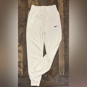 Nike Standard Fit High Rise Joggers WHITE women’s sz S NWT
